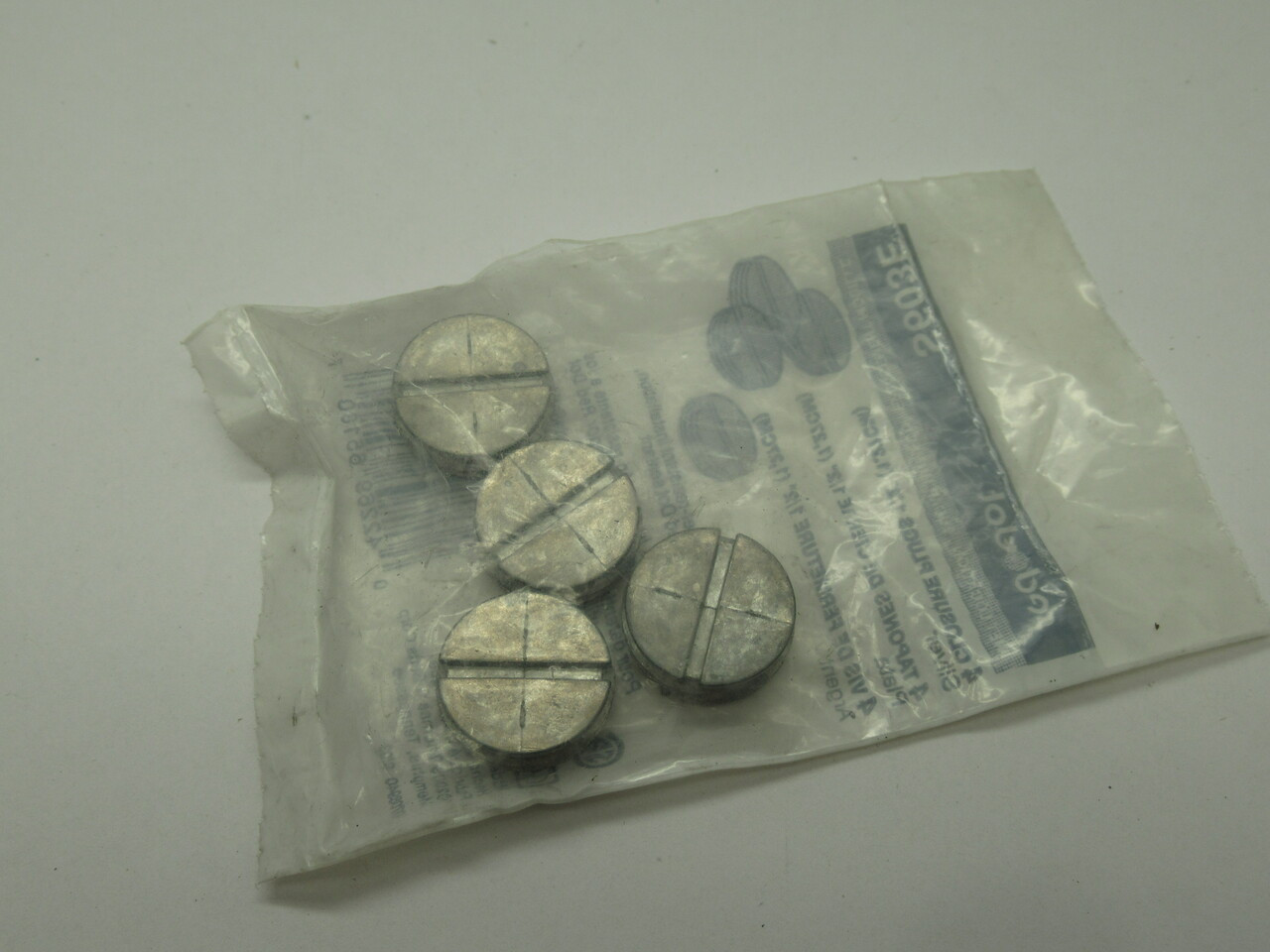 Thomas & Betts S603E Red Dot Closure Plugs 1/2" 1.27cm 4-Pack NEW