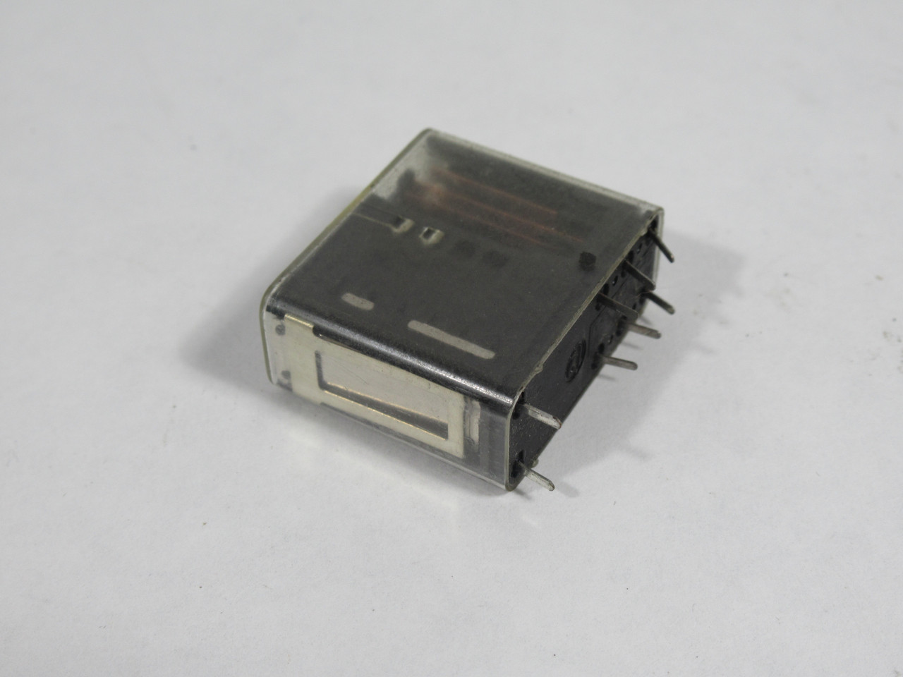 Elesta SGR282Z Plug-In Relay 12VDC 6A 250V 8-Pin USED
