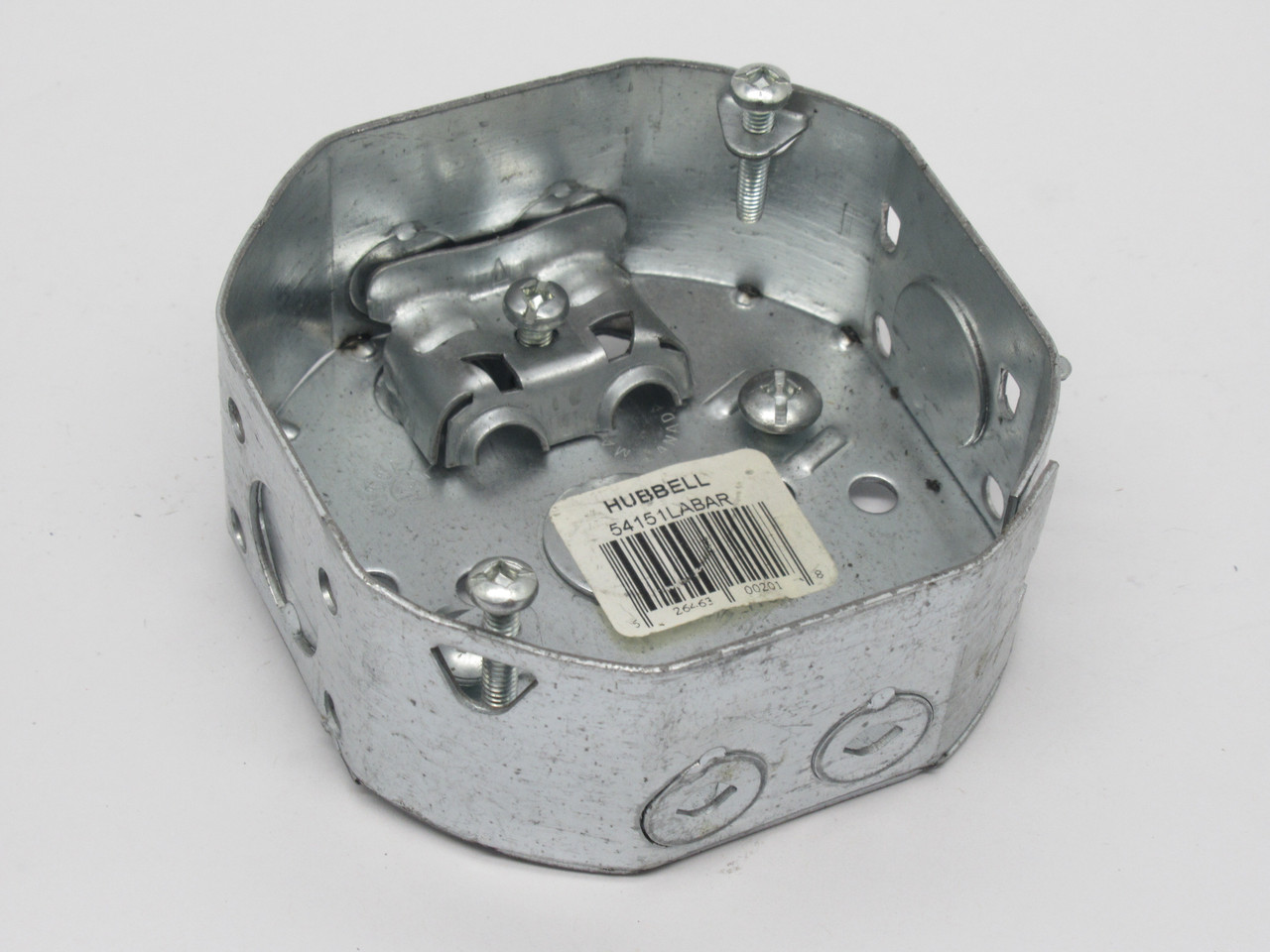 Hubbell 54151LABAR 4" Octagon Box 1-1/2" Deep 1/2" Pryouts *SHELF WEAR* NOP