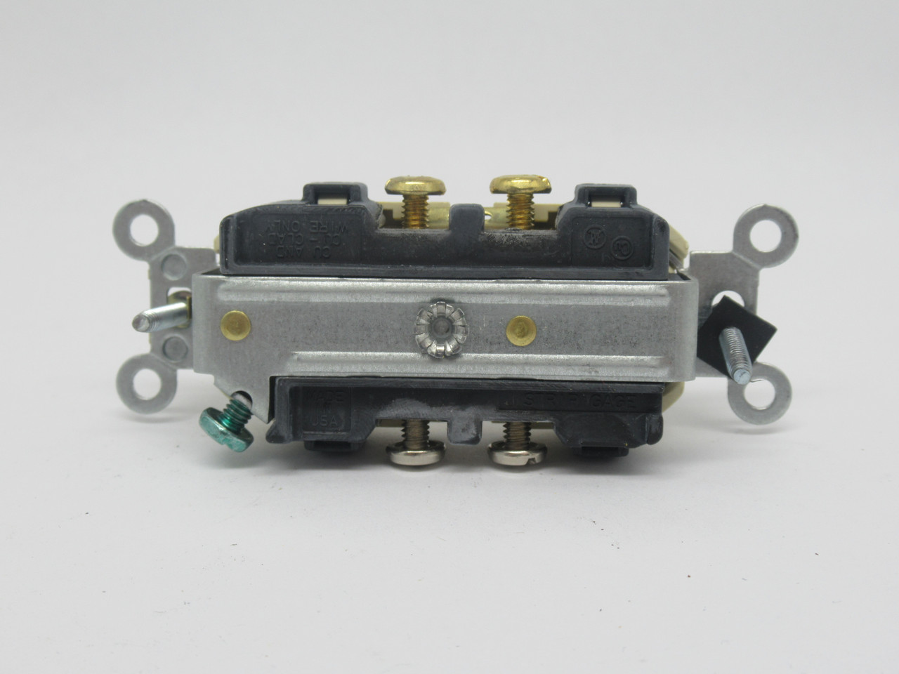 Leviton CR15-H01 Duplex Receptacle 15A 125V 2P 3W NEW