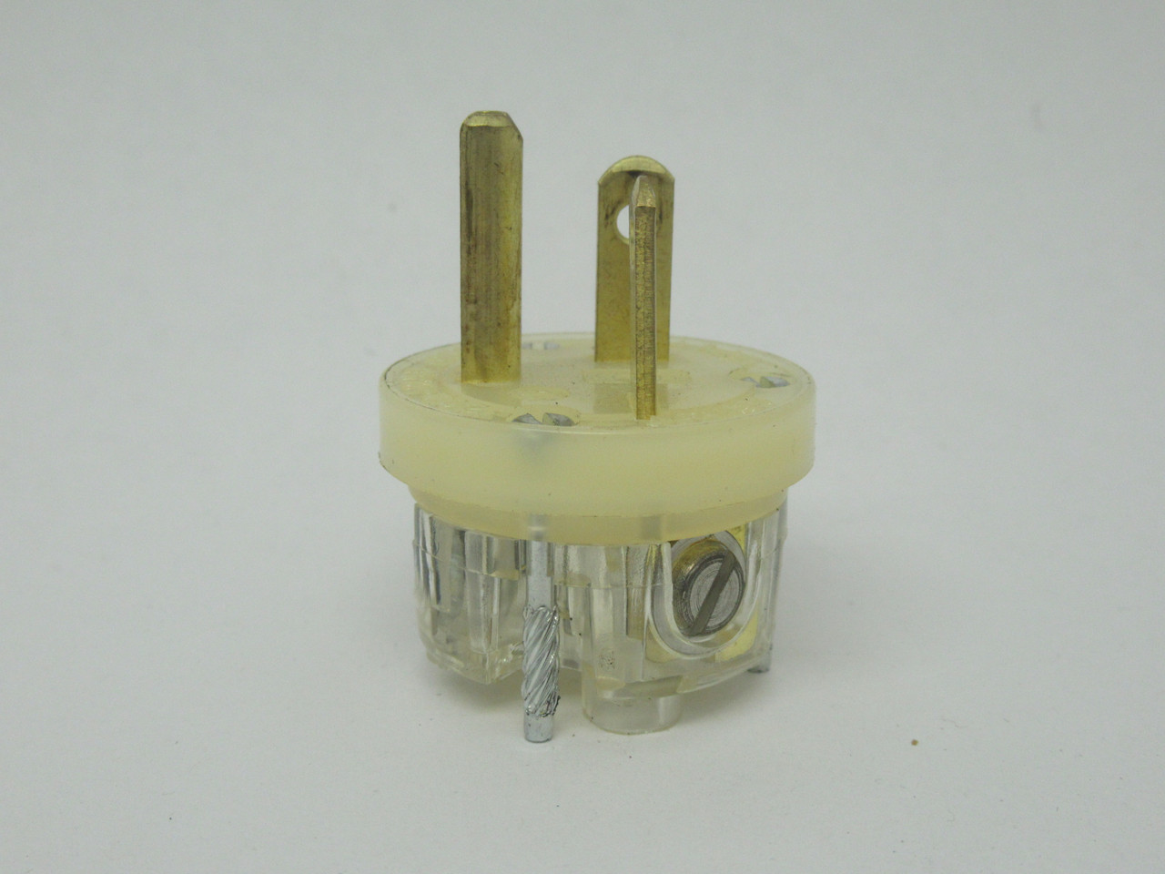 Leviton 5366-C Straight Blade Plug 20A 125V 2P 3W USED