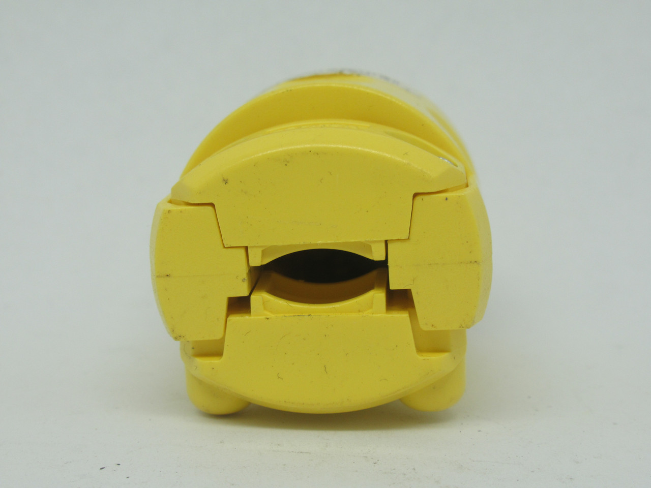 Leviton 749-520PV Straight Blade Plug 20A 125V 2P 3W USED