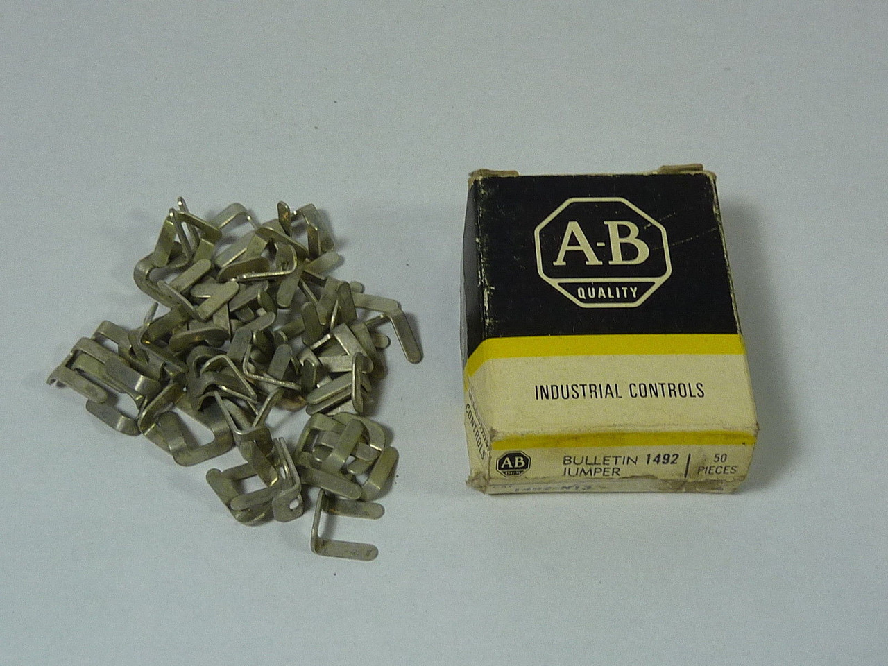 Allen-Bradley 1492-N13 Terminal Block Plug-In Jumper 9mm 2-Pole 52-Pk NEW