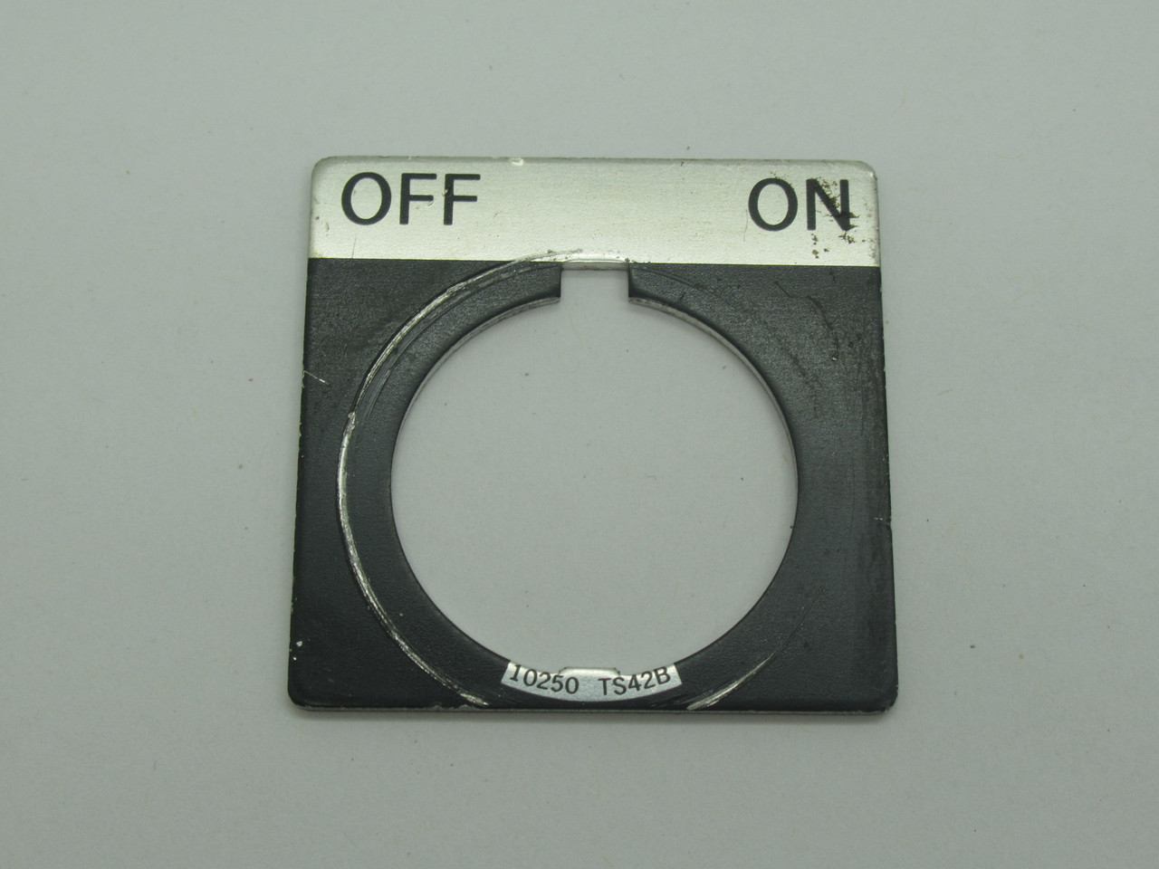 Eaton 10250TS42B Square Pushbutton Legend Plate OFF/ON USED