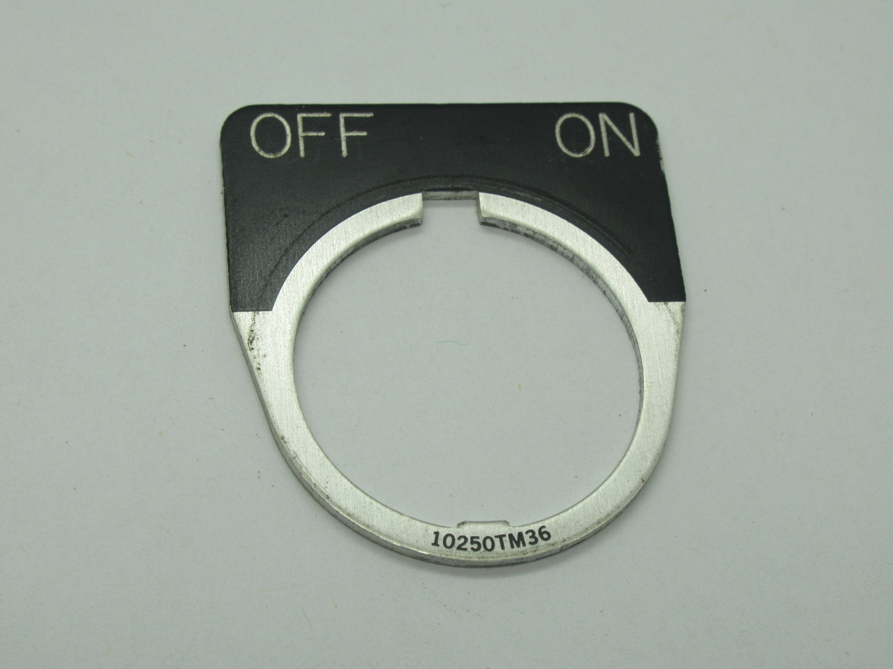 Eaton 10250TM36 Round Push Button Legend Plate OFF/ON USED