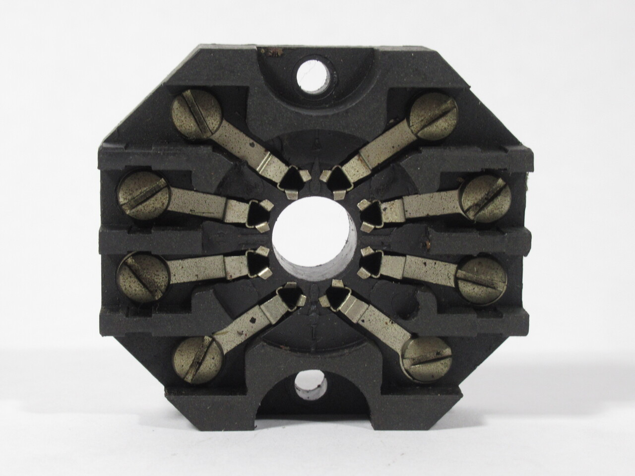 Custom Connector RB08 Relay Socket 600V 10A 8-Pin USED