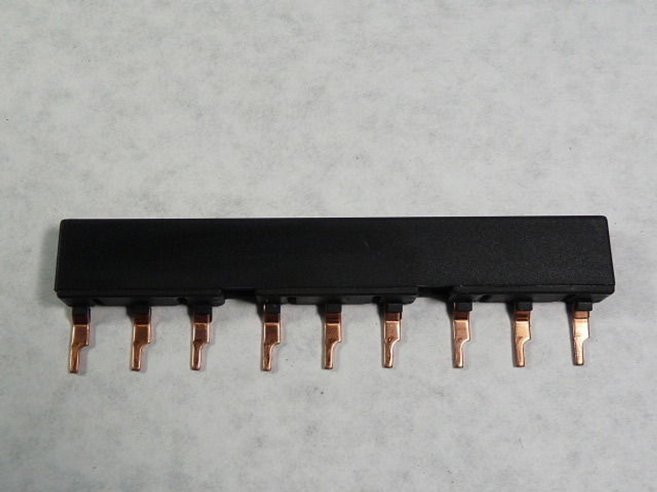 Siemens 3RV1915-1B Auxiliary Line Feeder 63A 690V USED