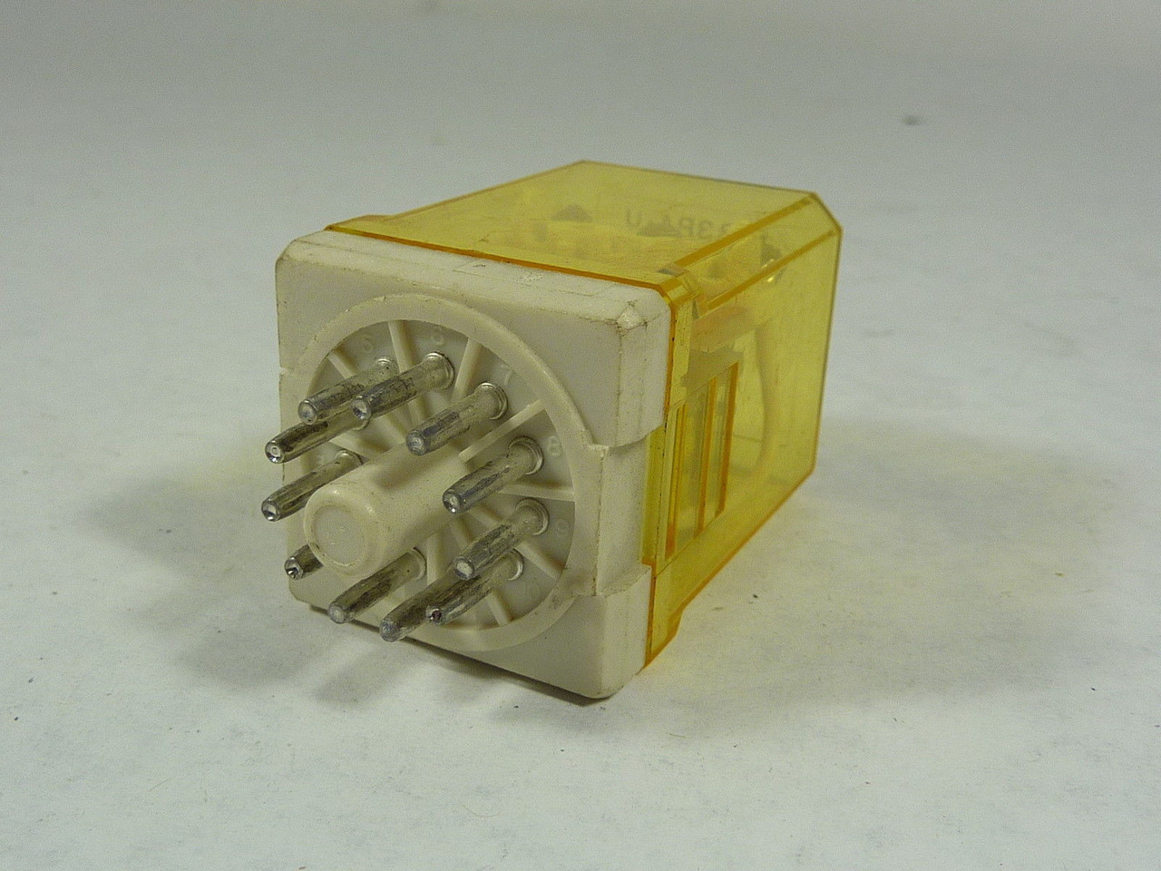 IDEC RR3PA-U General Purpose Relay 24VDC Coil 10A 120VAC 11-Pin USED