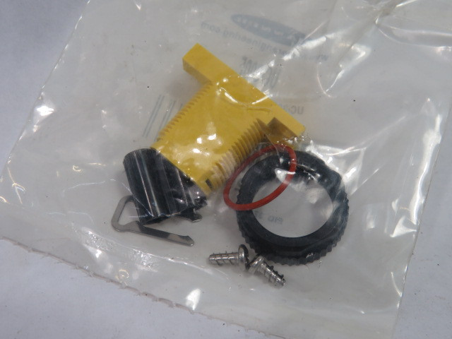 Banner UC-300F Mini Beam Replacement Lens Assembly Changes D to F & DBZ to F NWB