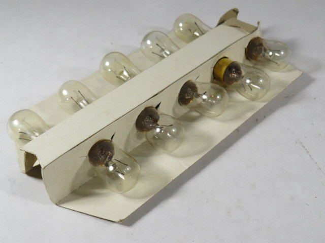 Spectro 3S6/130V/DC Miniature Bulb BA15d Base 130V 3W 10-Pack NOS