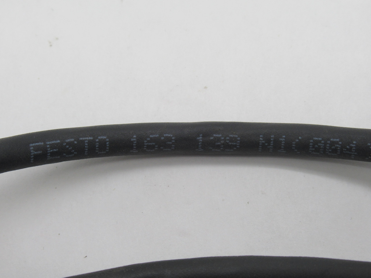 Festo 163139 KVI-CP-1WS-WD-2 Connecting Cable 5-Pin 2m L USED