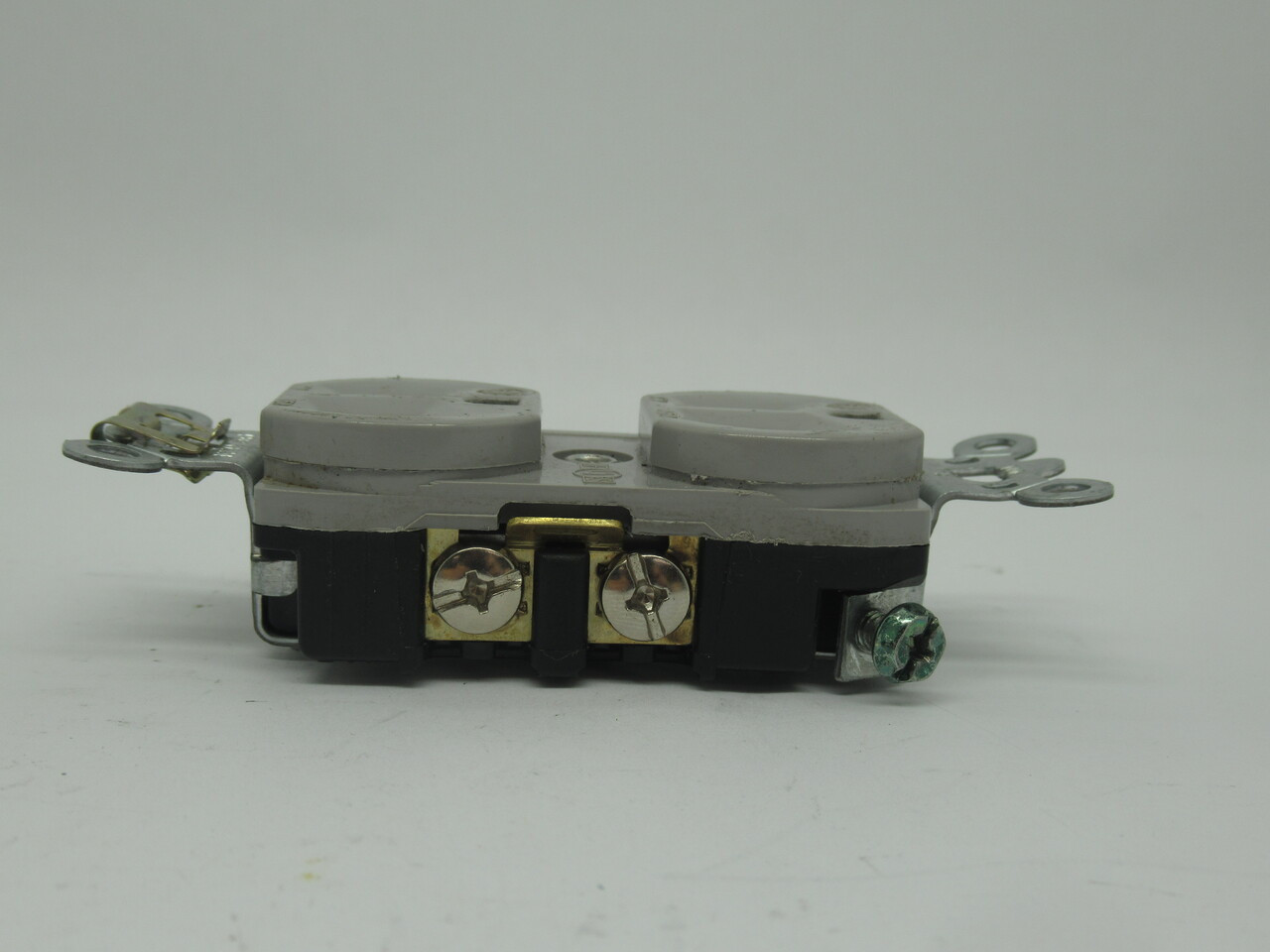 Pass & Seymour 5262GRY Duplex Receptacle 15A 125V USED