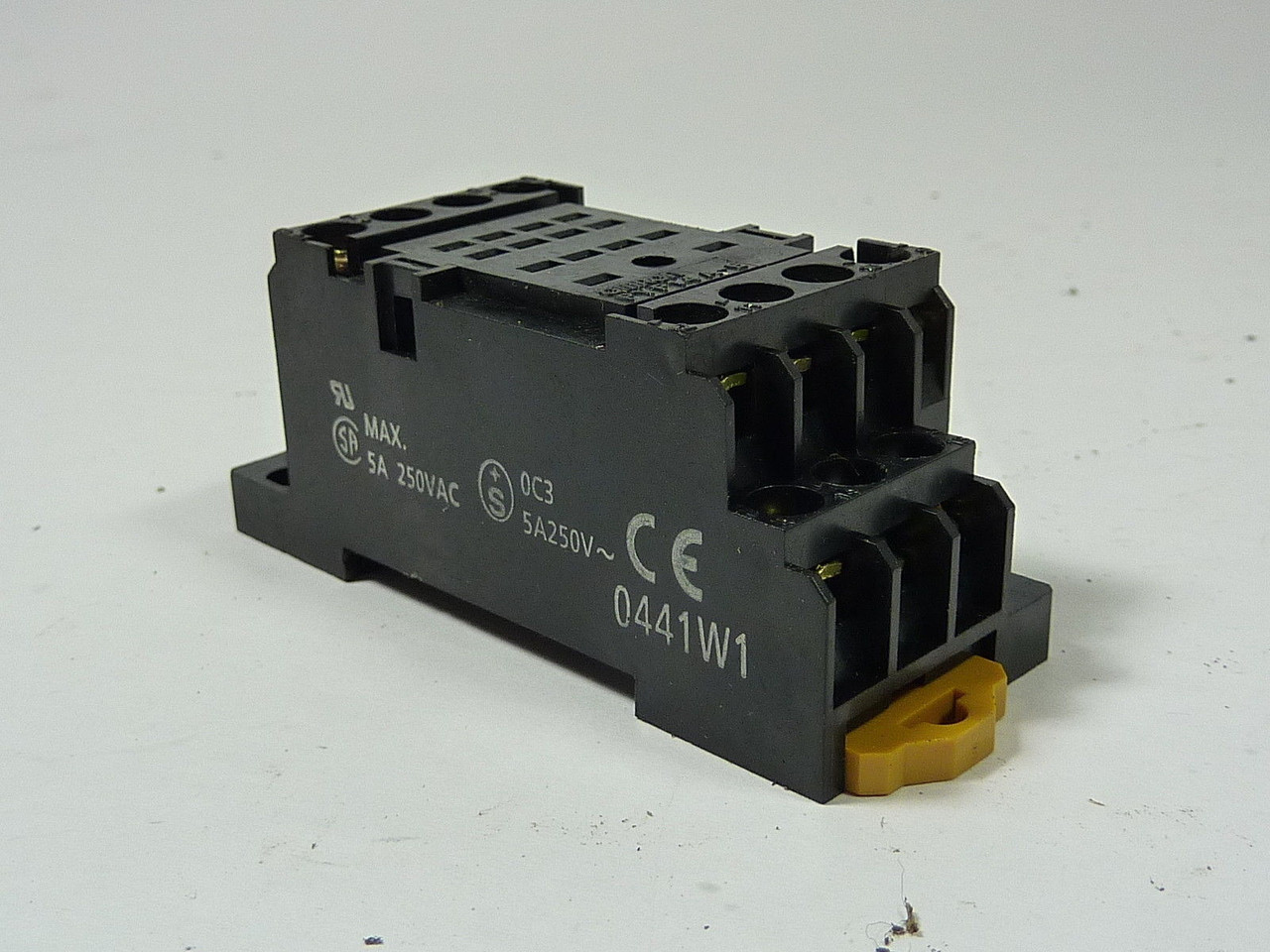 Omron PYF14A-E Relay Socket Mount 250VAC 5A USED