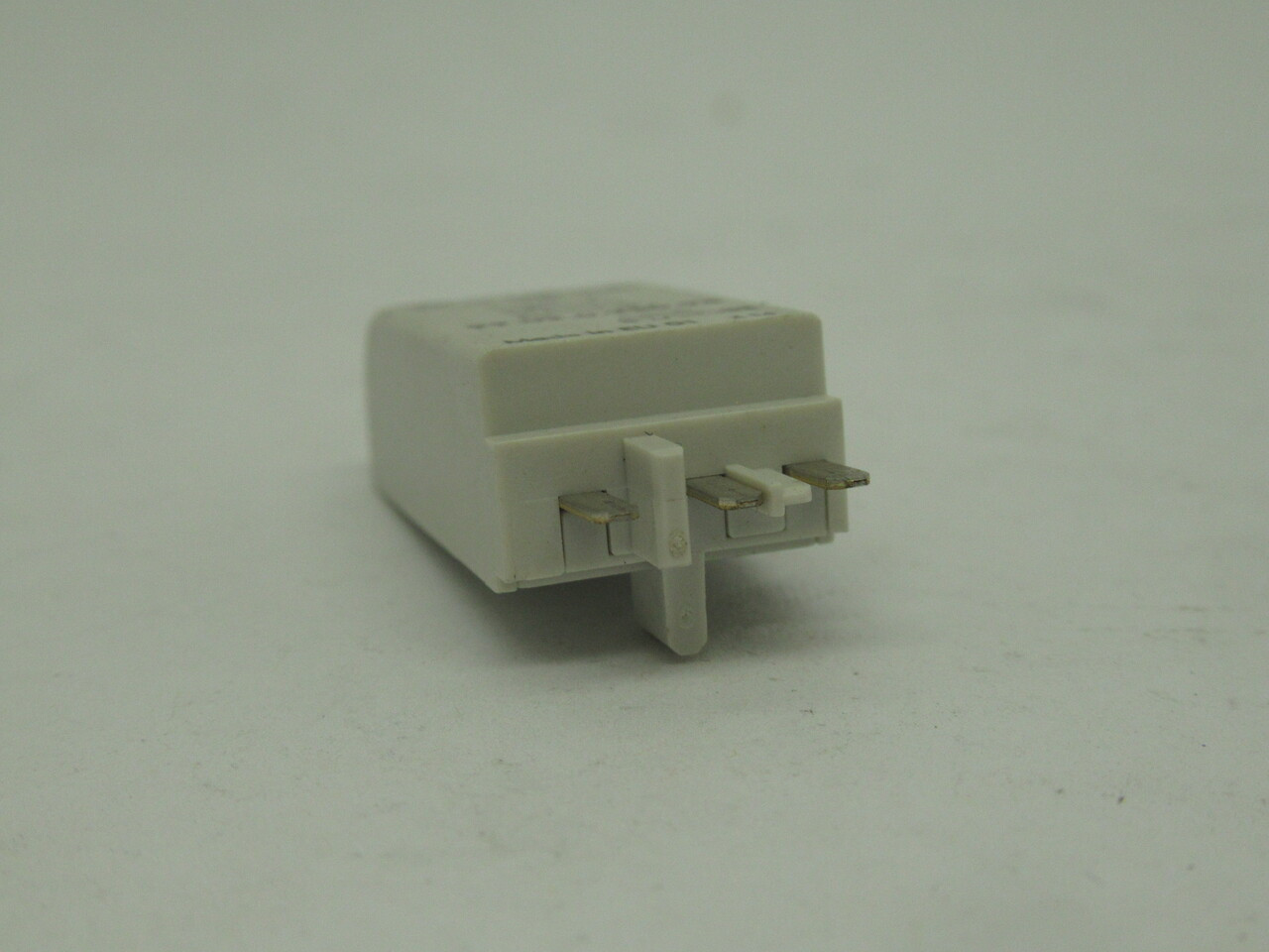 Finder 99.02.0.230.98 Coil Indicator/EMC Suppresser 110-240VAC/DC GREEN LED USED