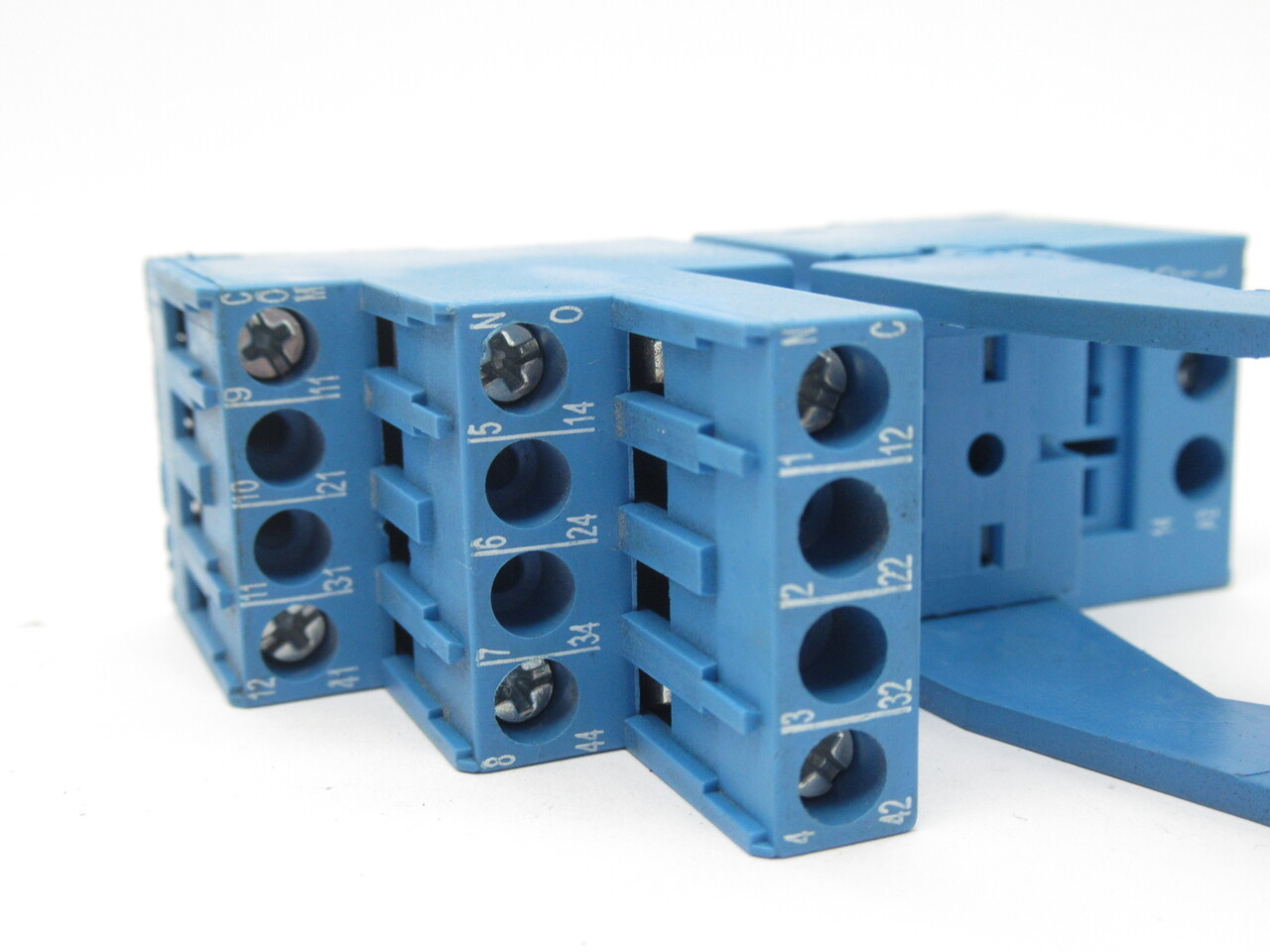 Finder 94.02 Screw Terminal Relay Socket 10A 250V W/ Release Arm USED