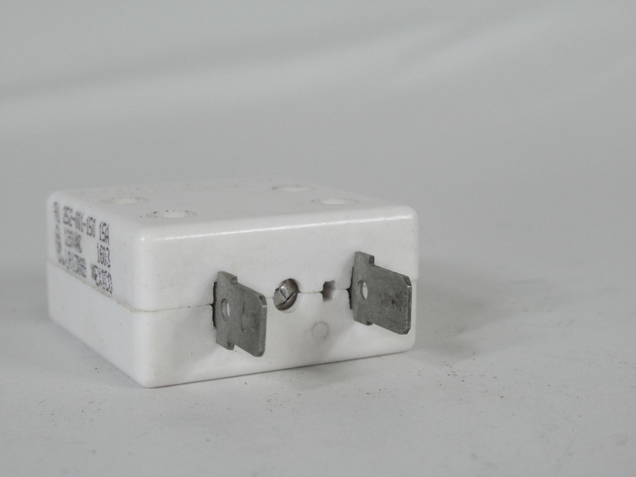 Mechanical Products 252-001-150 Push To Reset Circuit Breaker 15A 120VAC USED