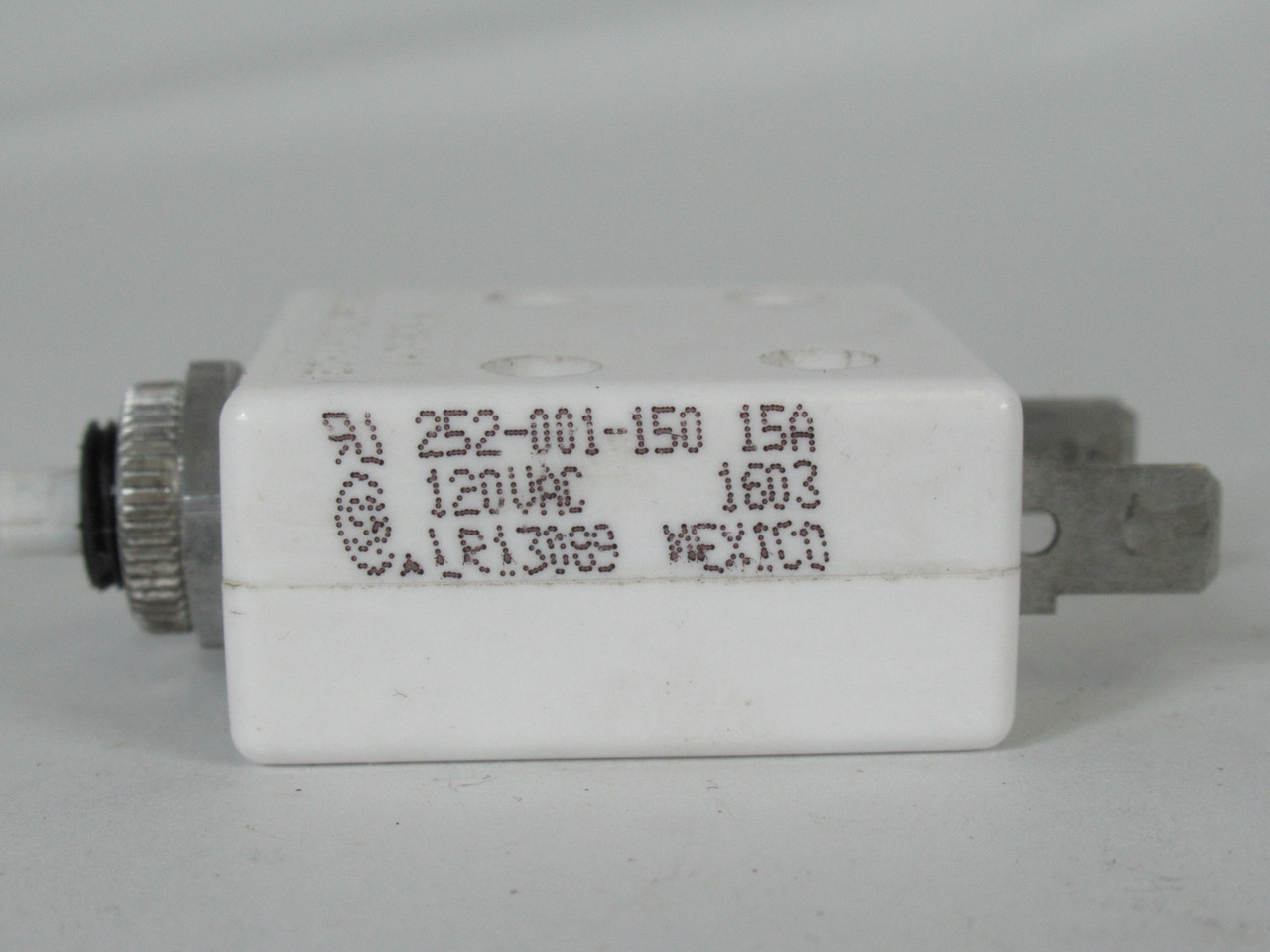 Mechanical Products 252-001-150 Push To Reset Circuit Breaker 15A 120VAC USED