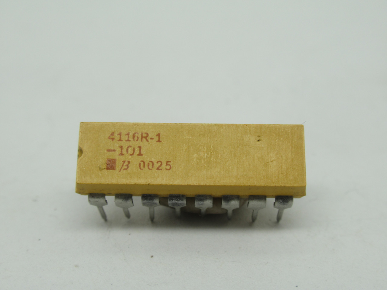 Bourns 4116R-1-101 Isolated Resistor 16Pin 100 Ohms 2.25W USED