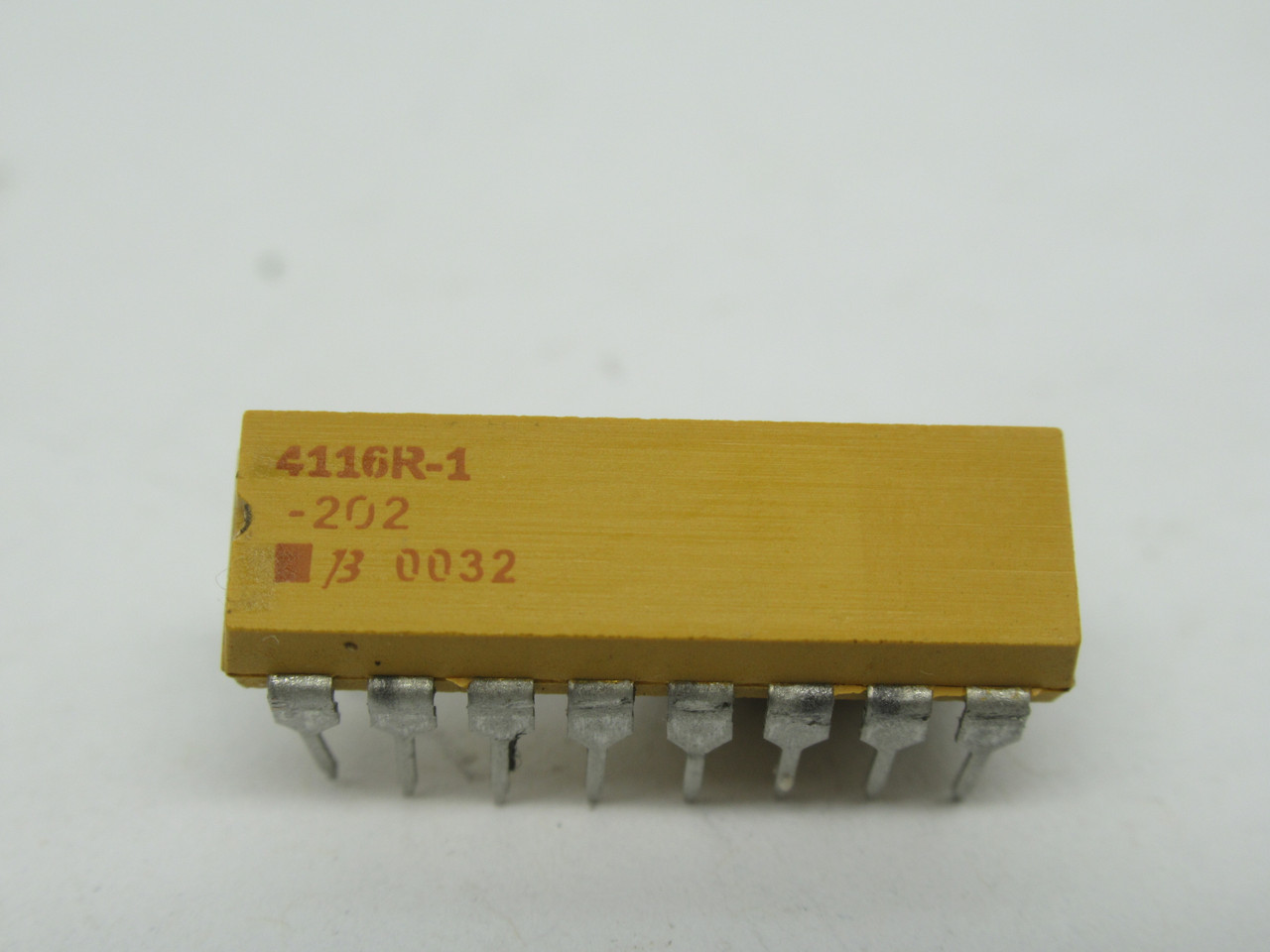 Bourns 4116R-1-202 Isolated Resistor 16Pin 2000 Ohms 2.25W USED