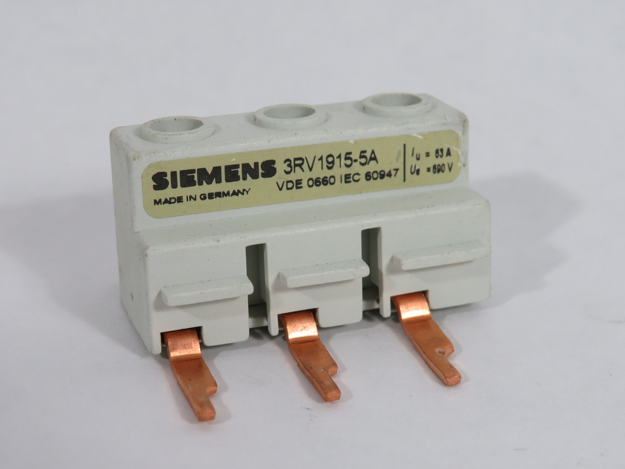 Siemens 3RV1915-5A Busbar Feeder 63A 690V 3-Pole AWG 10-4 USED