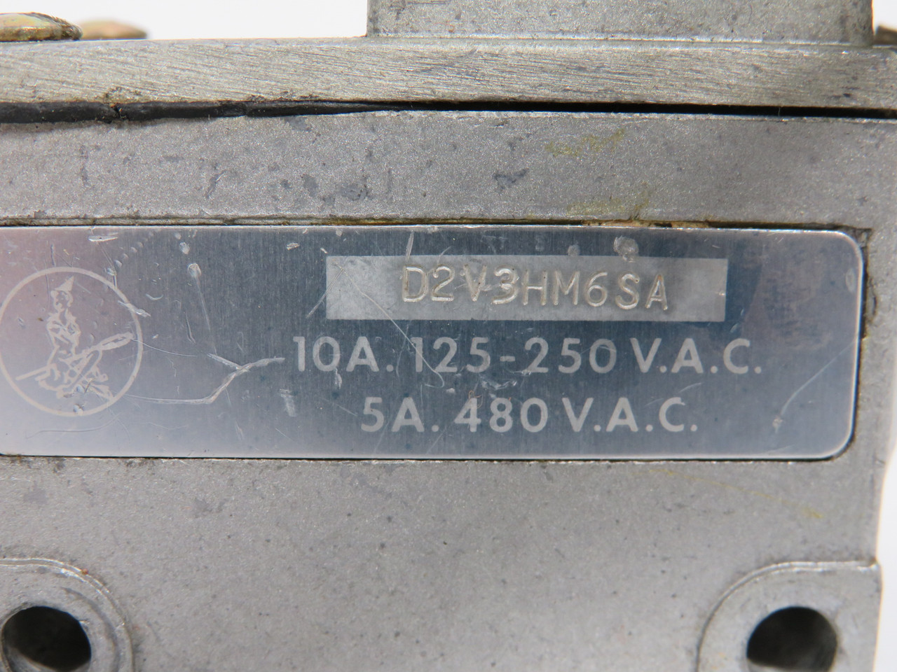 Burgess D2V3HM6SA Microswitch with Lever Arm 10A@125-250V 5A@480V USED