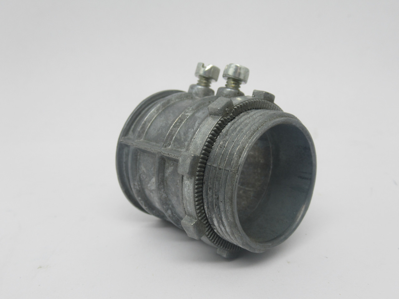 Iberville CI-5010 Set Screw EMT Connector 1-1/4" NOP