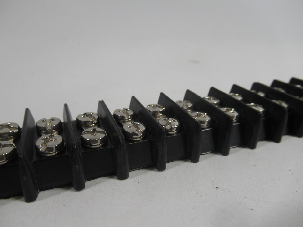 Cinch Connectivity 20-141 Terminal Block Barrier 20A 250VAC 20Pos Double USED