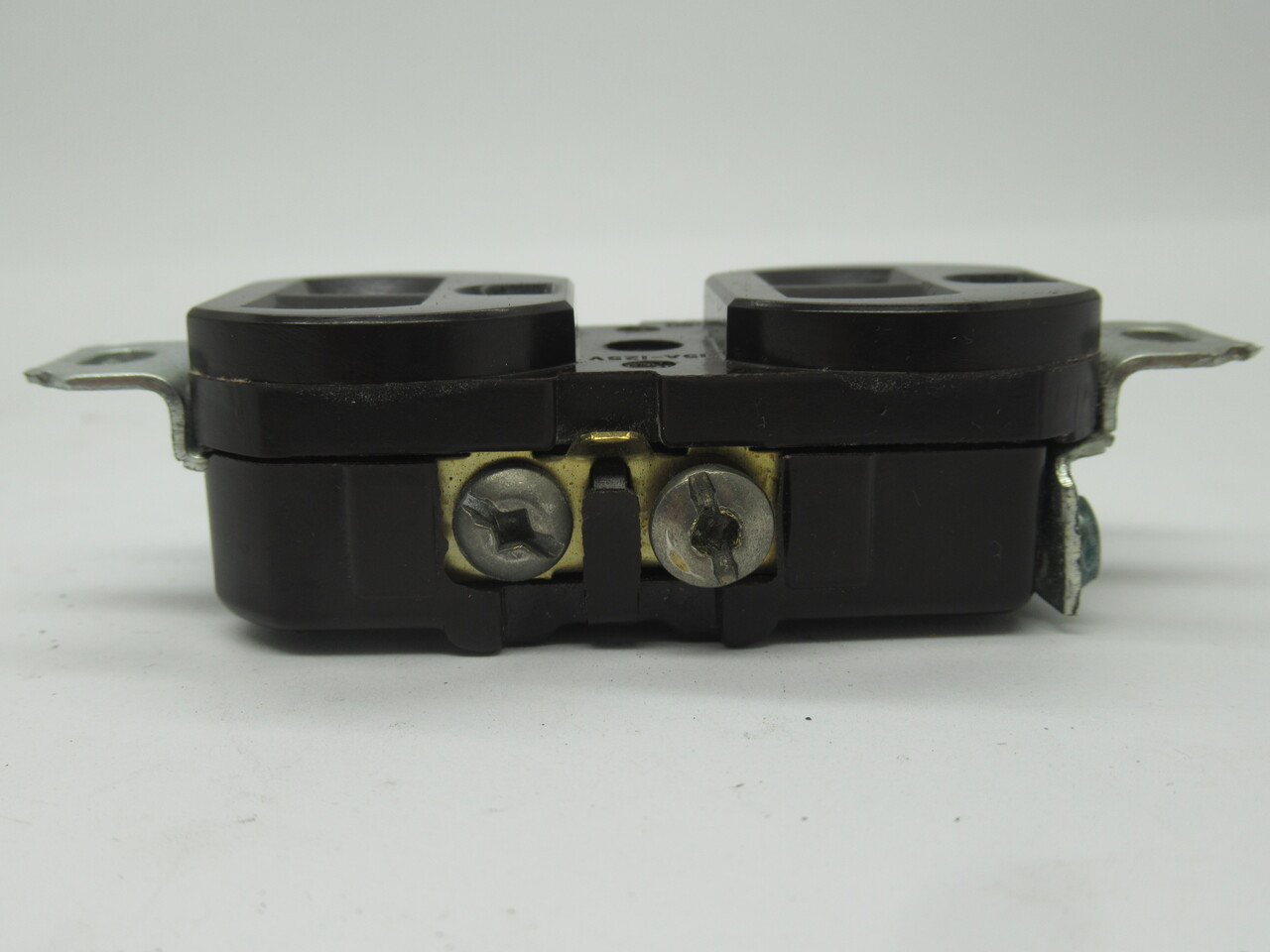 Eagle 270BR Duplex Receptacle 15A 125V BROWN USED