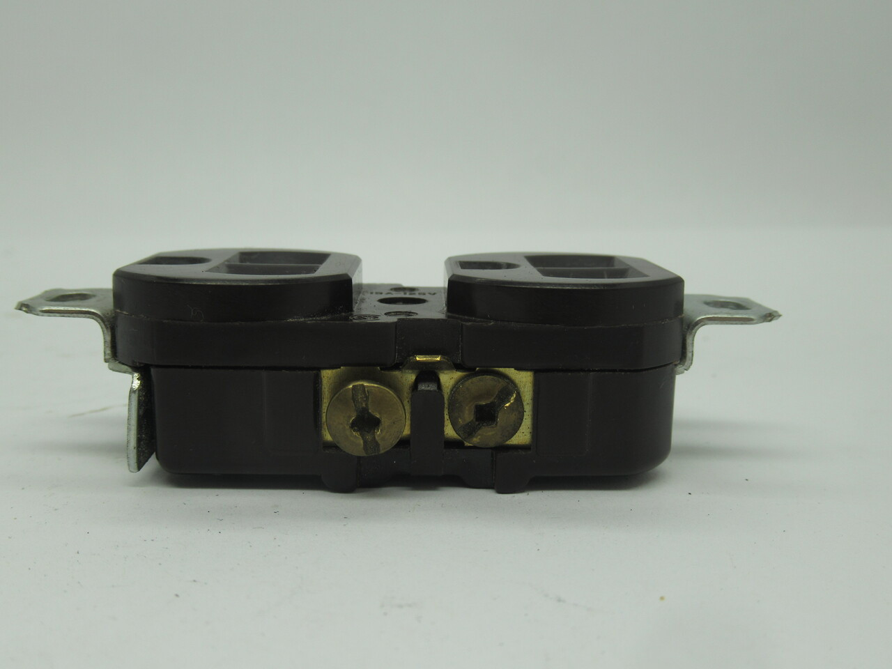 Eagle 270BR Duplex Receptacle 15A 125V BROWN USED