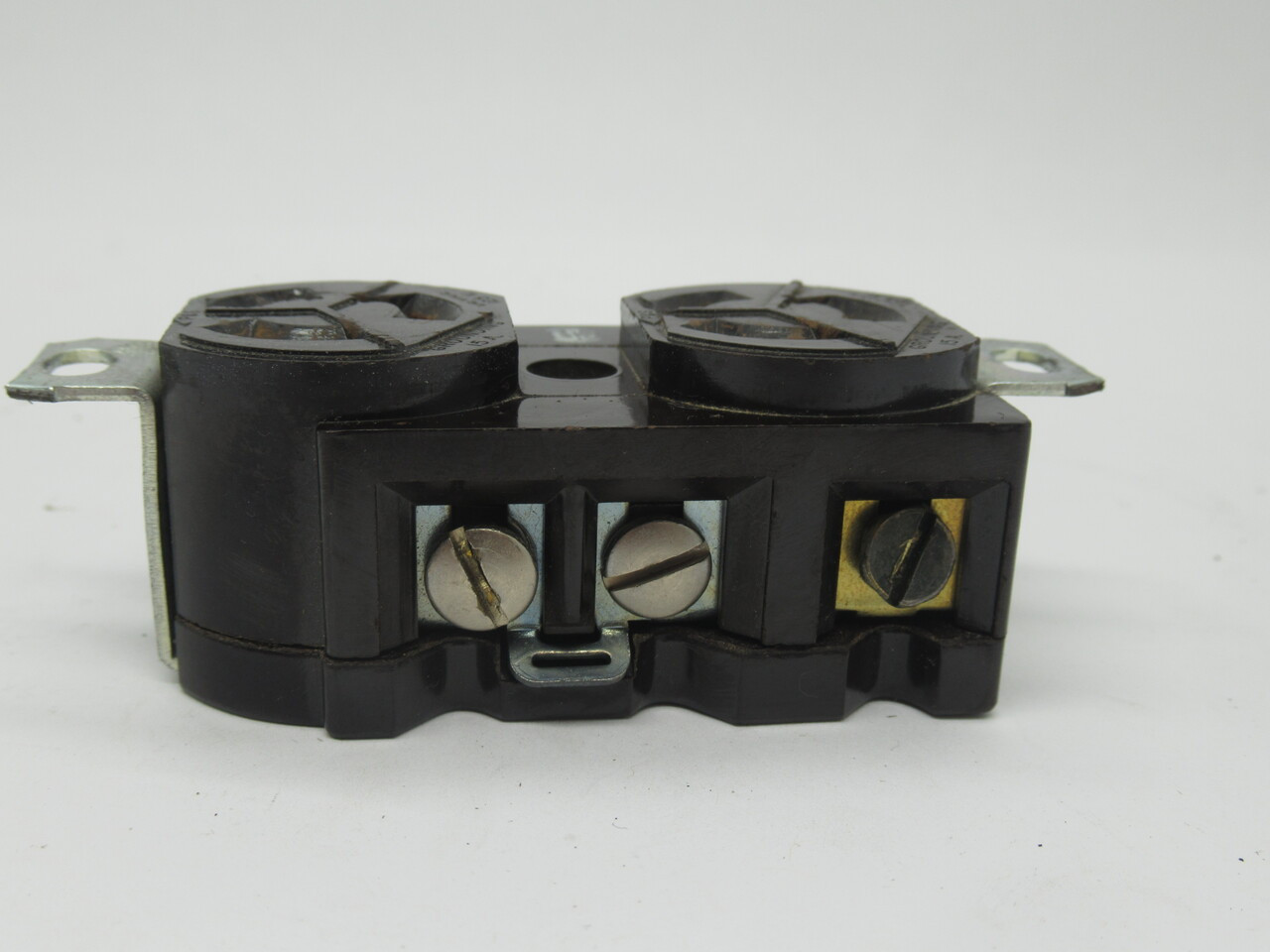 Pass & Seymour 4700 Grounding Duplex Receptacle Turnlok 15A 125V 3W USED