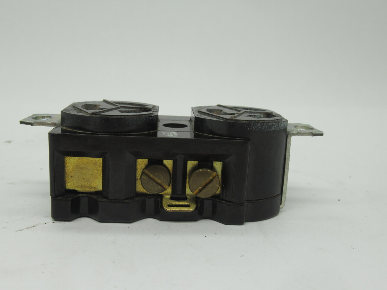 Pass & Seymour 4700 Grounding Duplex Receptacle Turnlok 15A 125V 3W USED