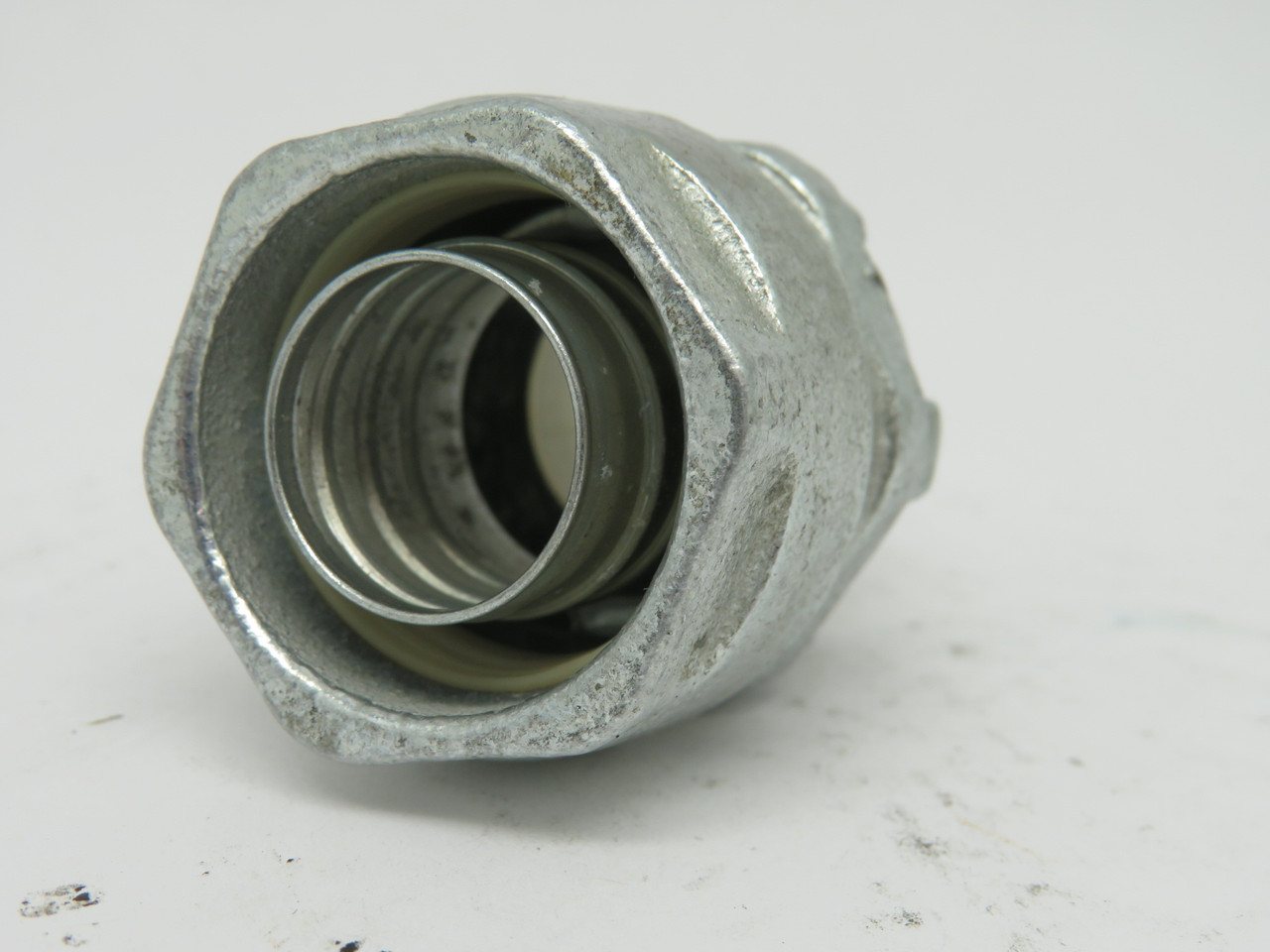 O-Z/Gedney 4Q-75T Liquid Tight Straight Connector 3/4" Insulated Throat USED