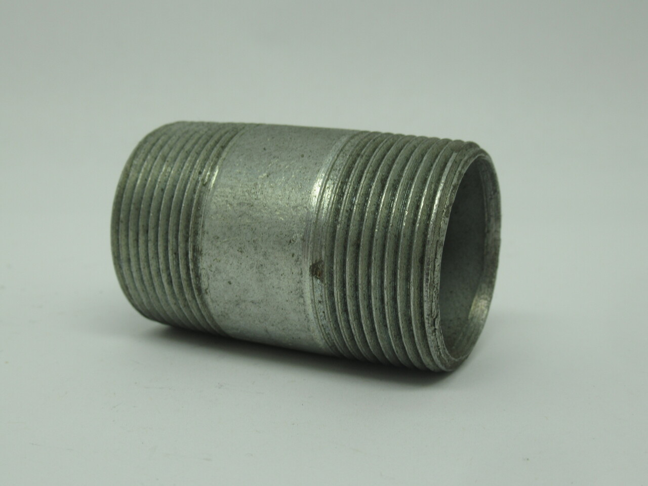 Generic Conduit Nipple 1-3/8"NPT 2-1/2" Length USED