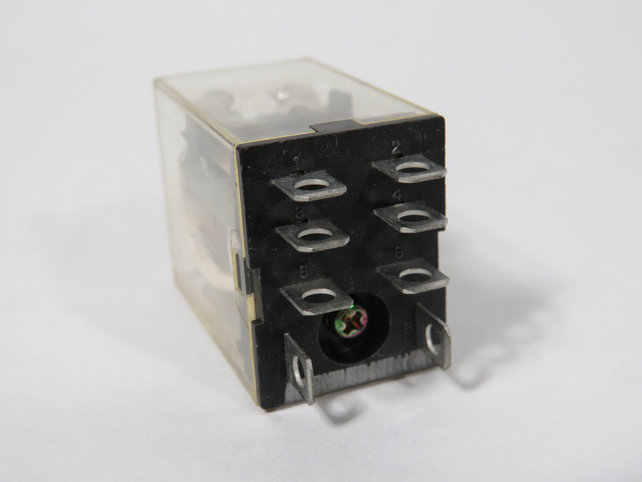 Omron LY2-AC24 Plug-In Relay 24VAC 10A@220VAC/240VAC/24VDC 8-Blade USED