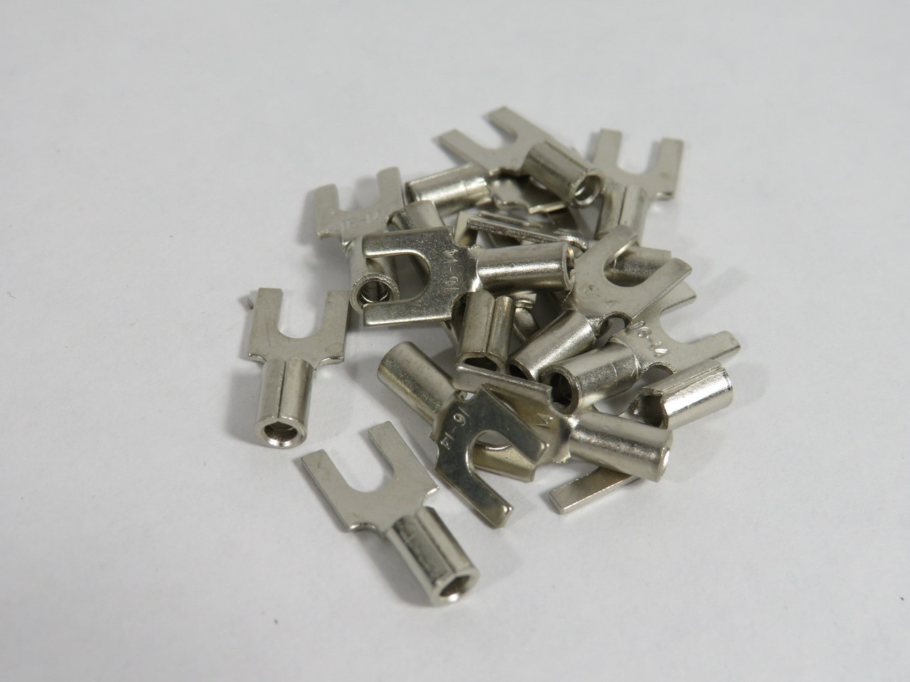 Generic Spade/Fork Terminal 16-14ga 4-6 Stud Lot of 16 NOP