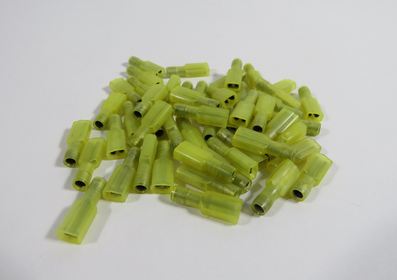 Generic Insulated Female Terminal 26-22AWG .125" Tab Metal Shank Lot of 52 NOP