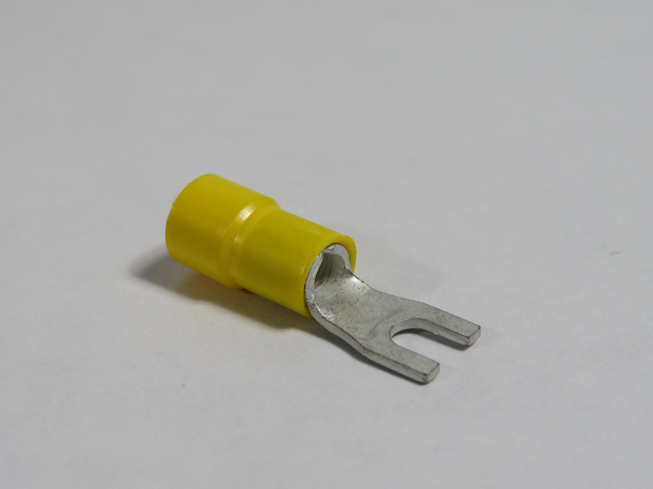 Generic Insulated Spade/Fork Terminal 12-10AWG #6 M3.5 Stud Lot of 81 NOP