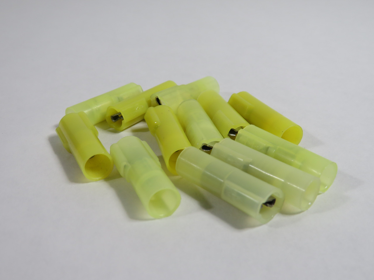 Generic Insulated Female Push-On Terminal 12-10AWG .250" Tab Lot of 14 NOP