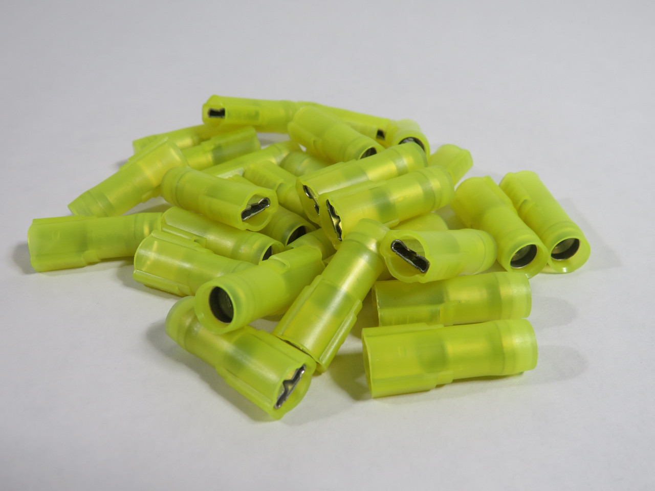 Generic Insulated Female Terminal 12-10AWG .250" Tab Metal Shank Lot/29 NOP