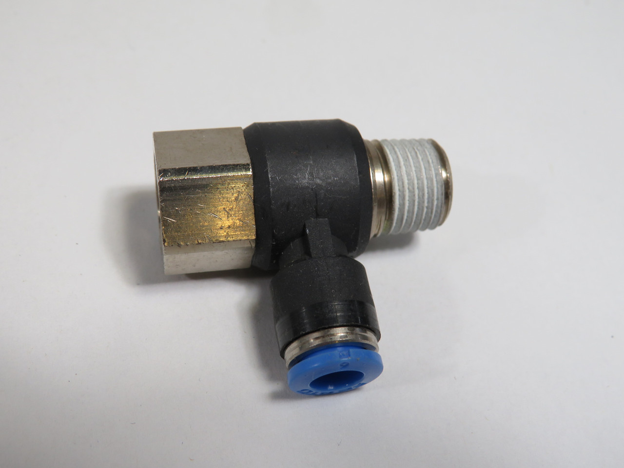 Festo 153184 QSTF-1/4-6-B Push-In T-Fitting 1/4" Thread 6mm Tube OD  NOP