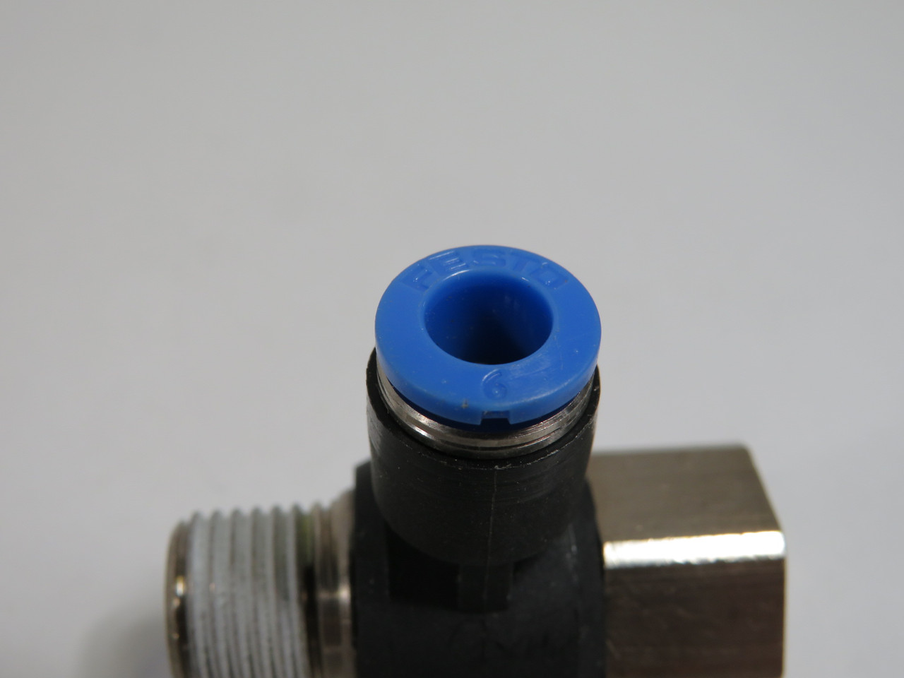 Festo 153184 QSTF-1/4-6-B Push-In T-Fitting 1/4" Thread 6mm Tube OD  NOP