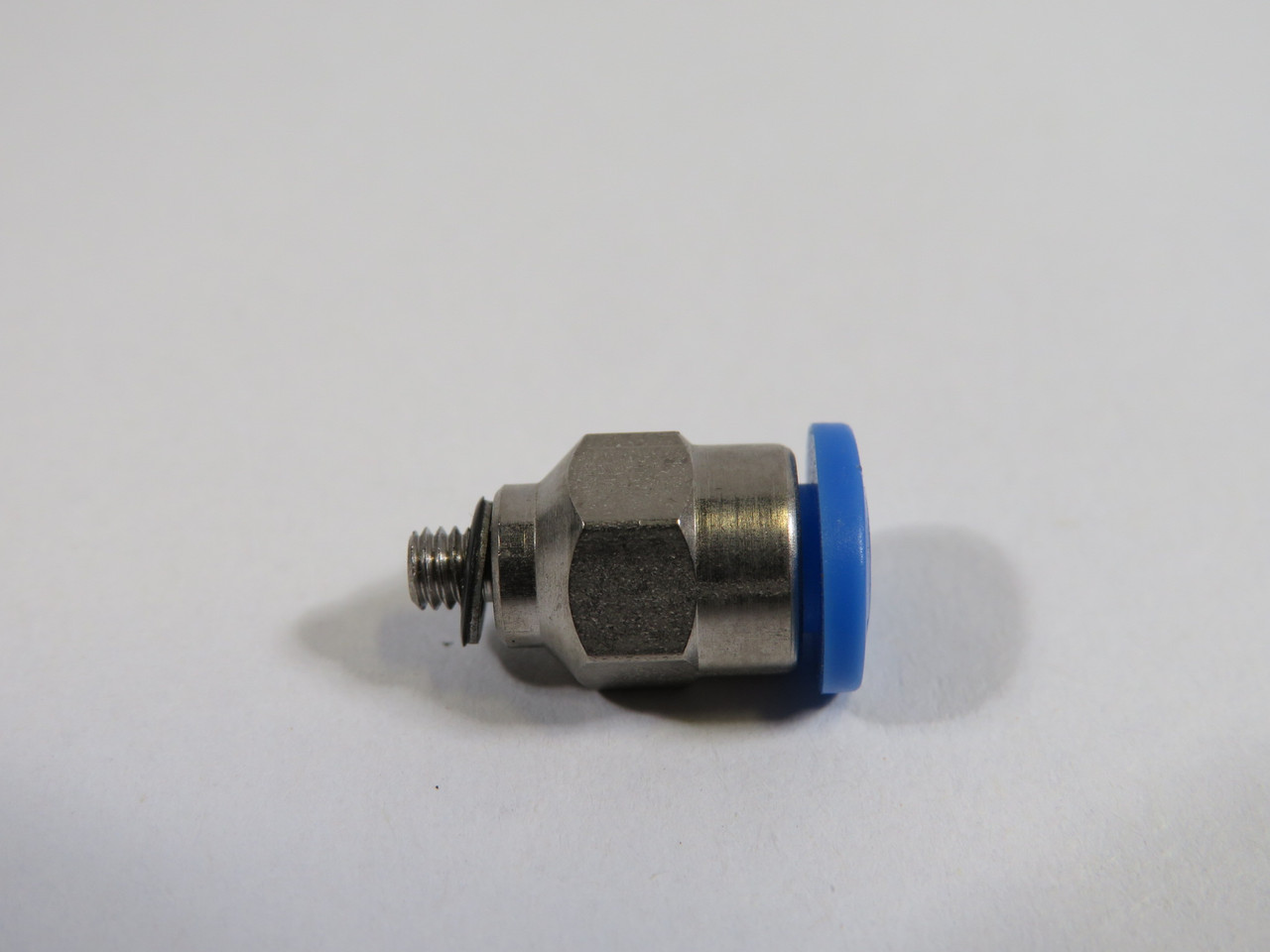 Festo 153303 QSM-M3-4 Push-In L-Fitting M3 Thread 4mm Tube OD ! NOP !