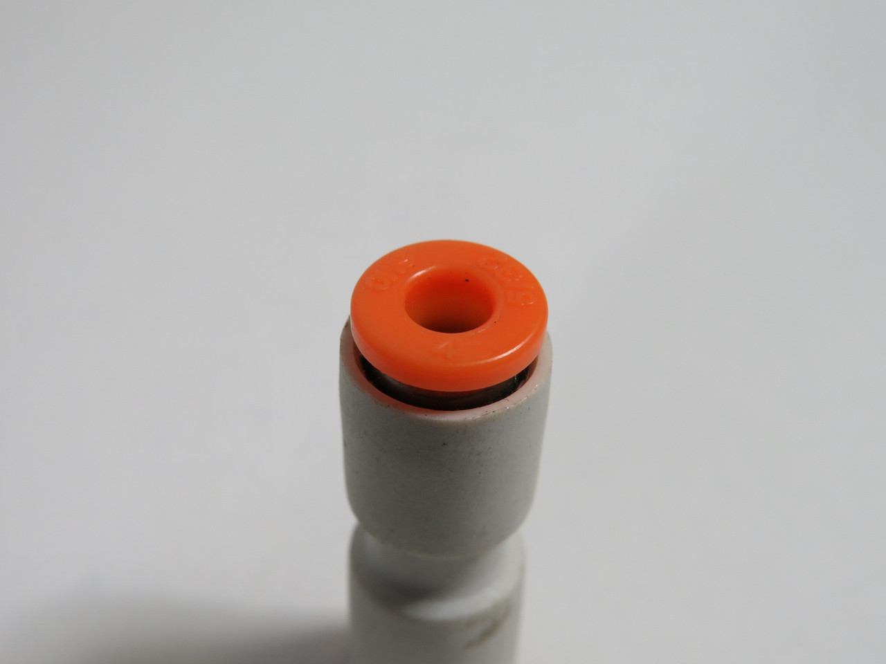 SMC KQ2H01-03 Push-In Straight Fitting 1/8" 5/32" Thread ! NOP !