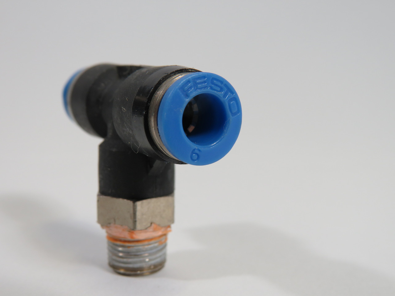 Festo 153107 QST-1/8-6 Push-In T-Fitting R1/8" Thread 6mm Tube OD USED