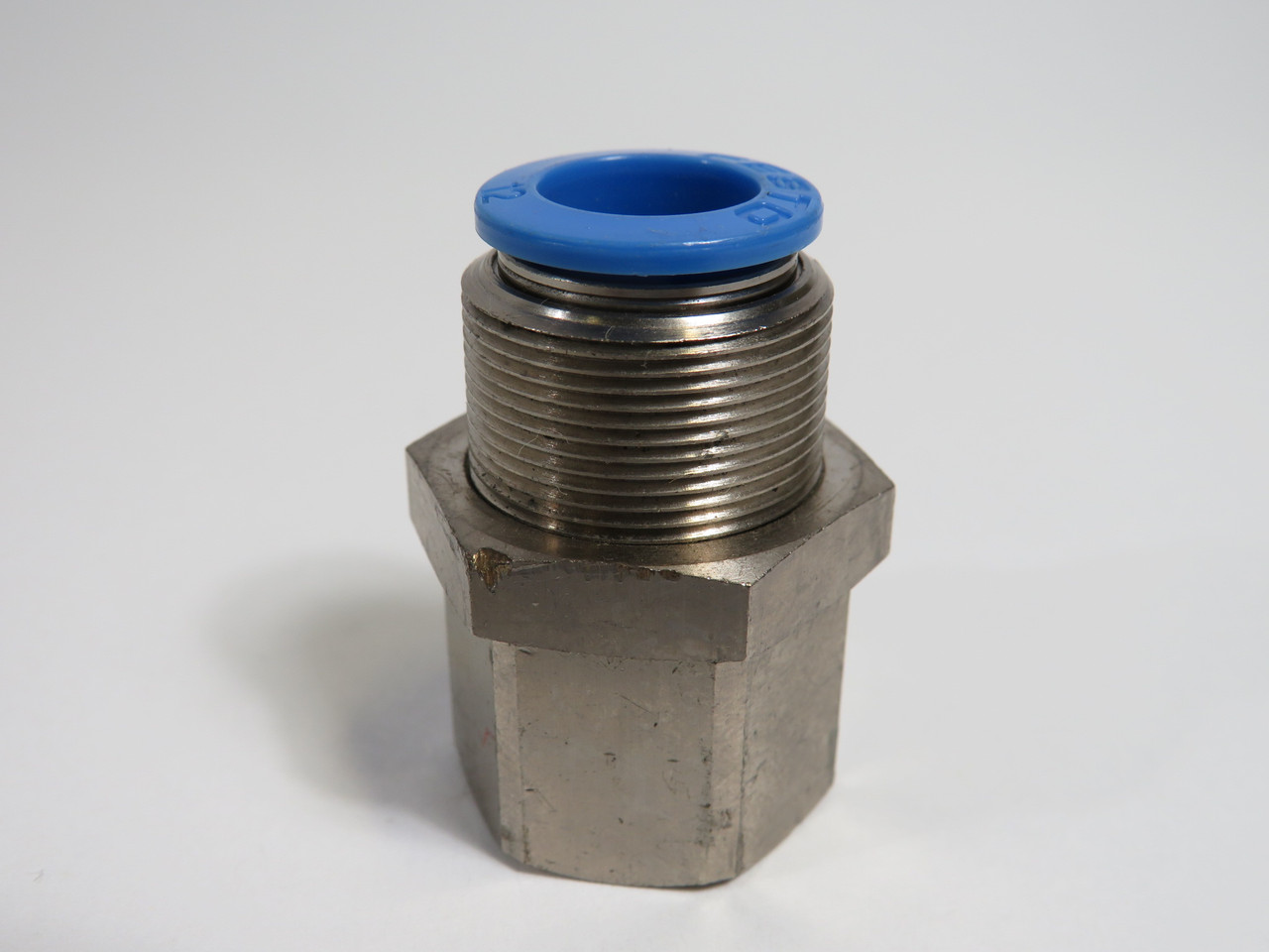 Festo 153171 QSSF-1/2-12-B Bulkhead Push-In Fitting G1/2" x 12mm Tube OD USED