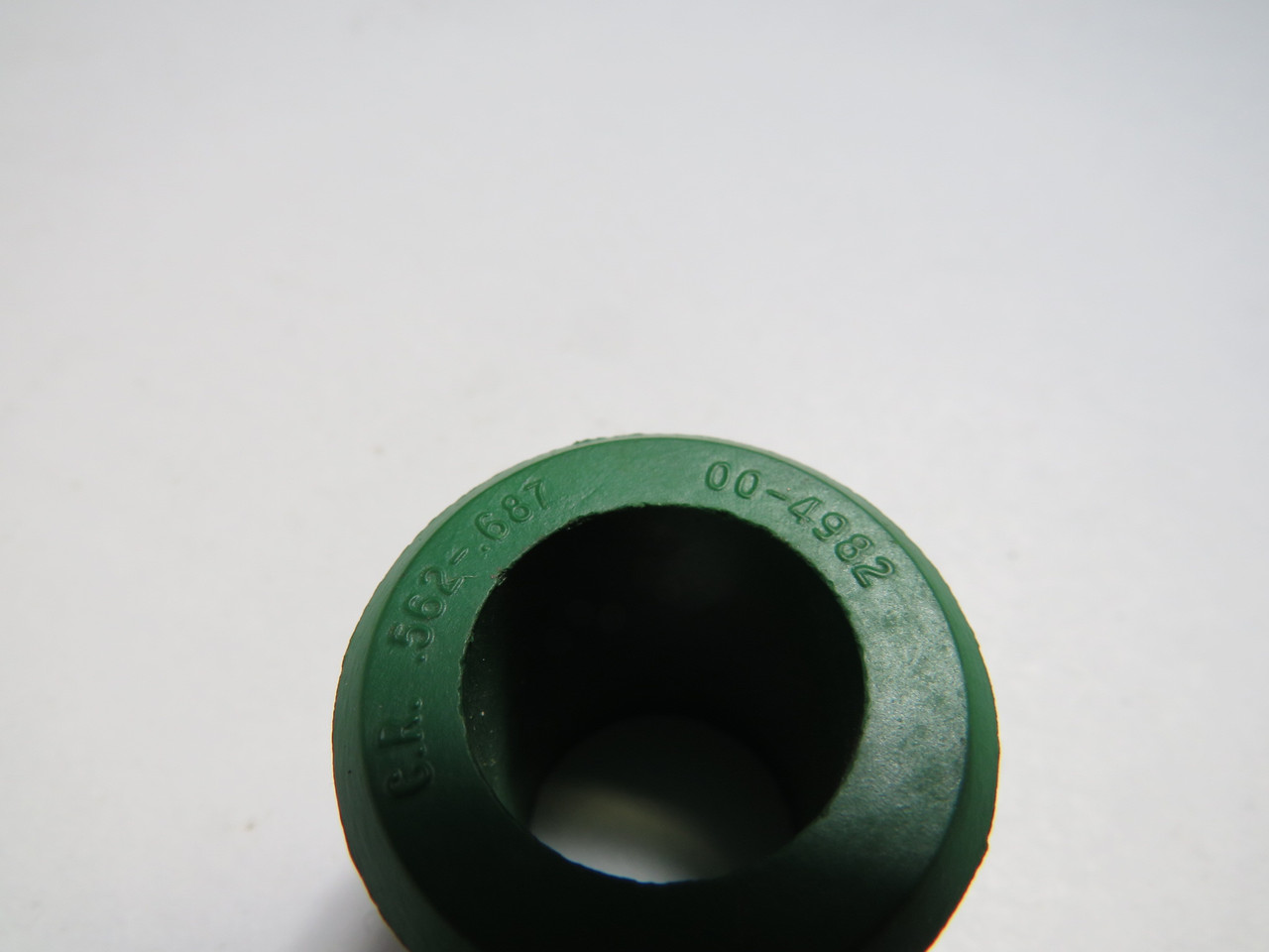 C.R. 00-4982 Cable Grommet .562" - .687" Green USED
