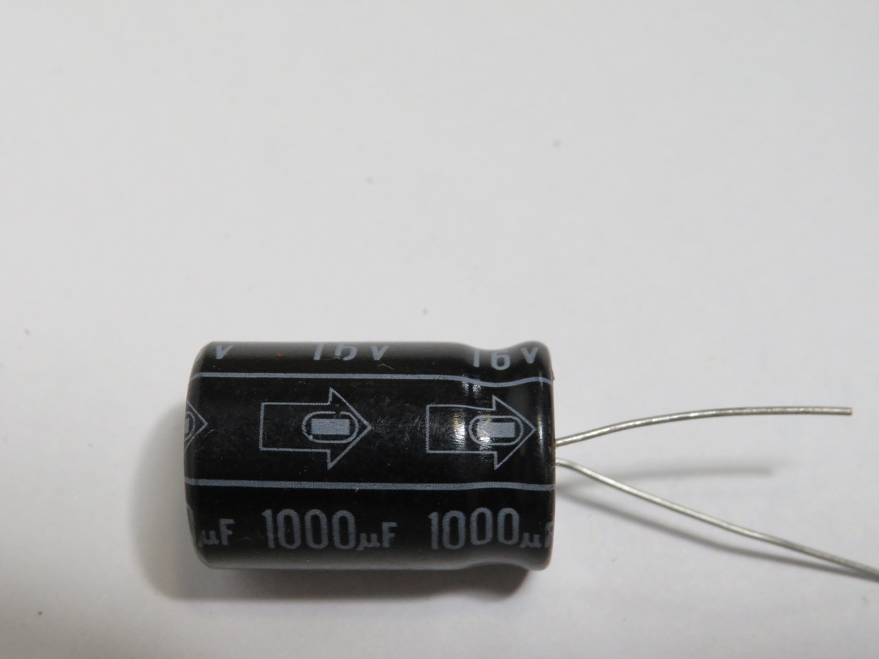 Intercap 51 Electrolytic Capacitor 1000uF 16V ! NOP !