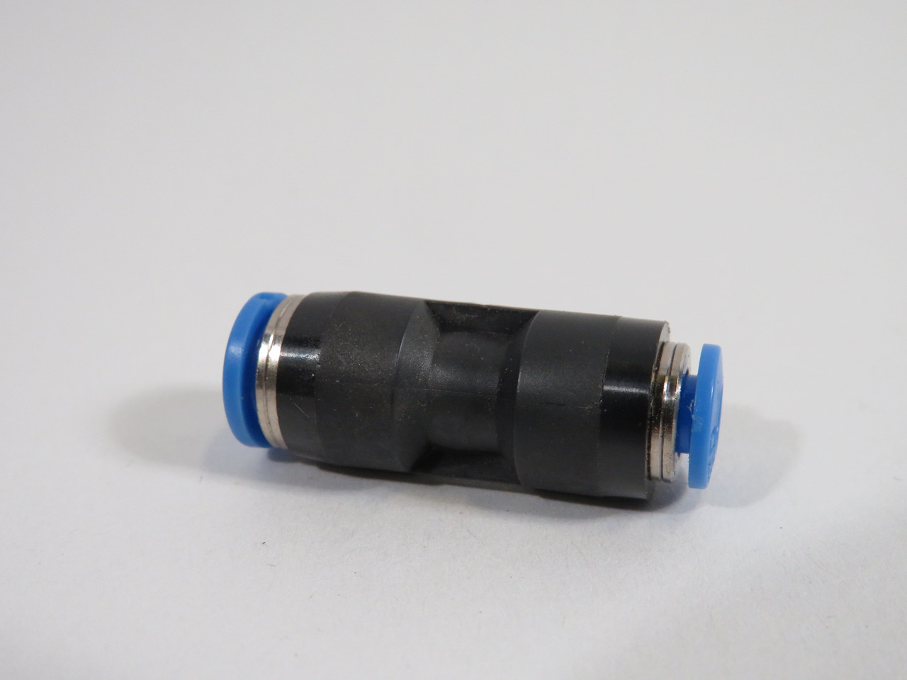 Festo 153037 QS-6-4 Push-In Connector 6mm/4mm Tube OD ! NOP !