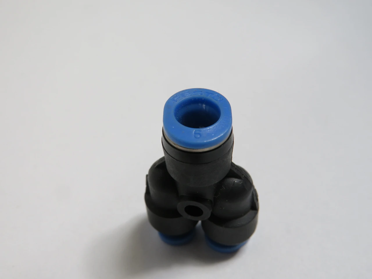 Festo 153374 QSMY-6-4 Push-In Y-Connector 6mm/4mm Tube OD ! NOP !
