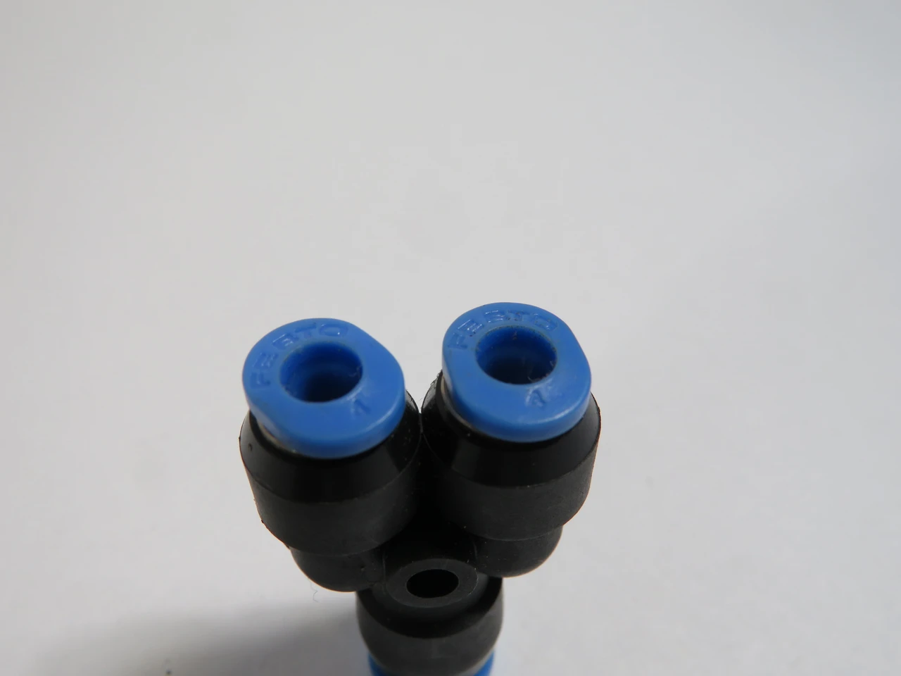 Festo 153374 QSMY-6-4 Push-In Y-Connector 6mm/4mm Tube OD ! NOP !